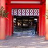 氷川神社｜楼門から舞殿を見る