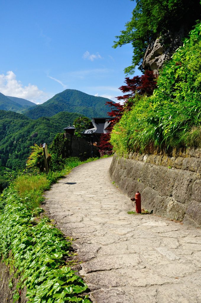 山形｜宝珠山 立石寺（山寺）　開山堂への石畳