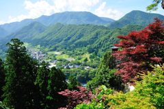 山形｜宝珠山 立石寺（山寺）　麓の町並みをのぞむ
