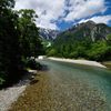 上高地｜橋の上から上流をのぞむ