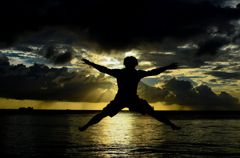 夕日にジャンプ！