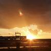 線路と電車と夕焼け１