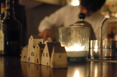 BARにて