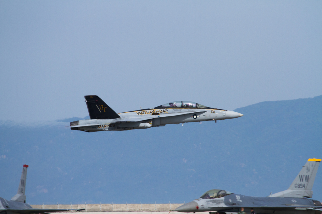 F-18 ホーネット