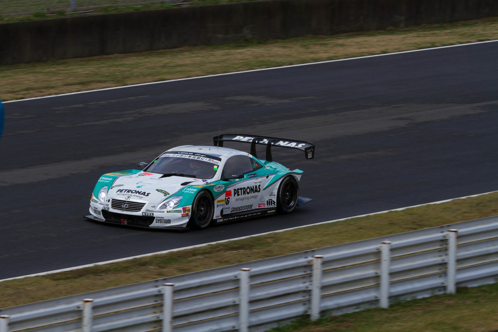 PETRONAS TOM'S SC430