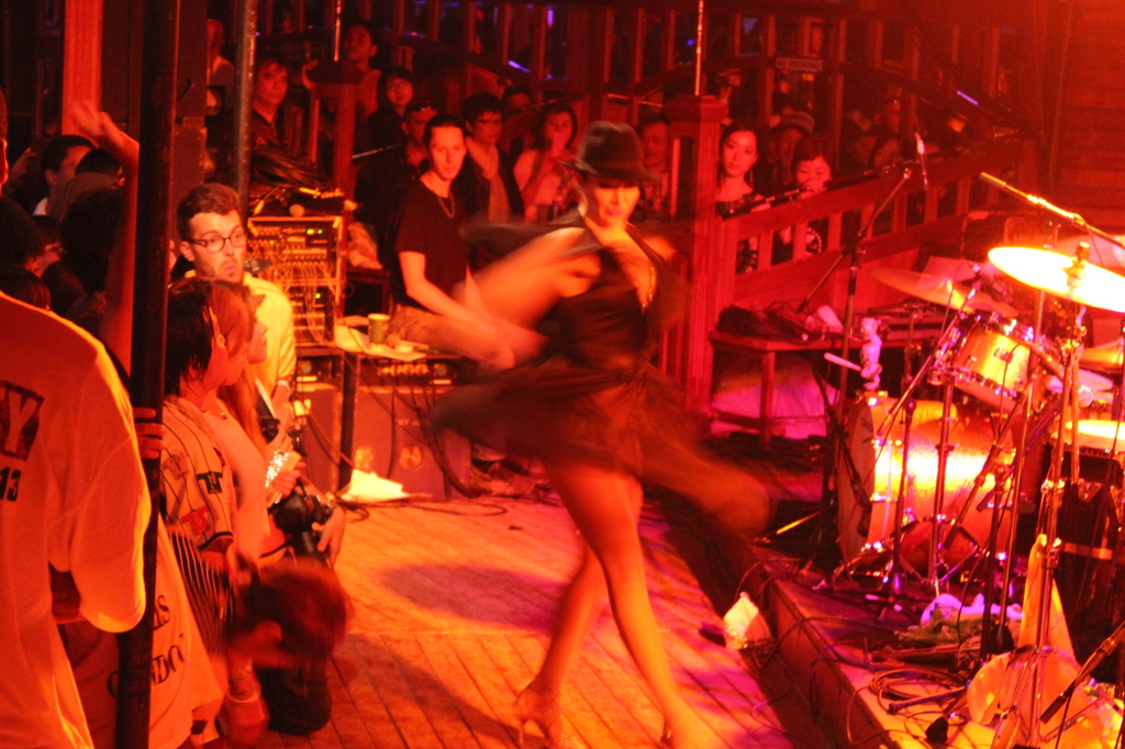 この人も脱ぎます！！