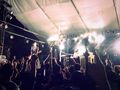 おかっぱ頭の男３人