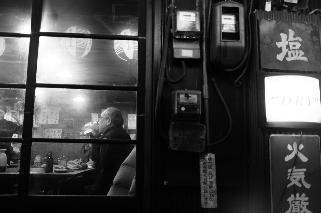 高架下の飲み屋