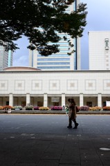 横浜市立美術館前