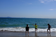 もう一度きた夏を楽しむ子供たち
