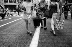 銀座を歩く