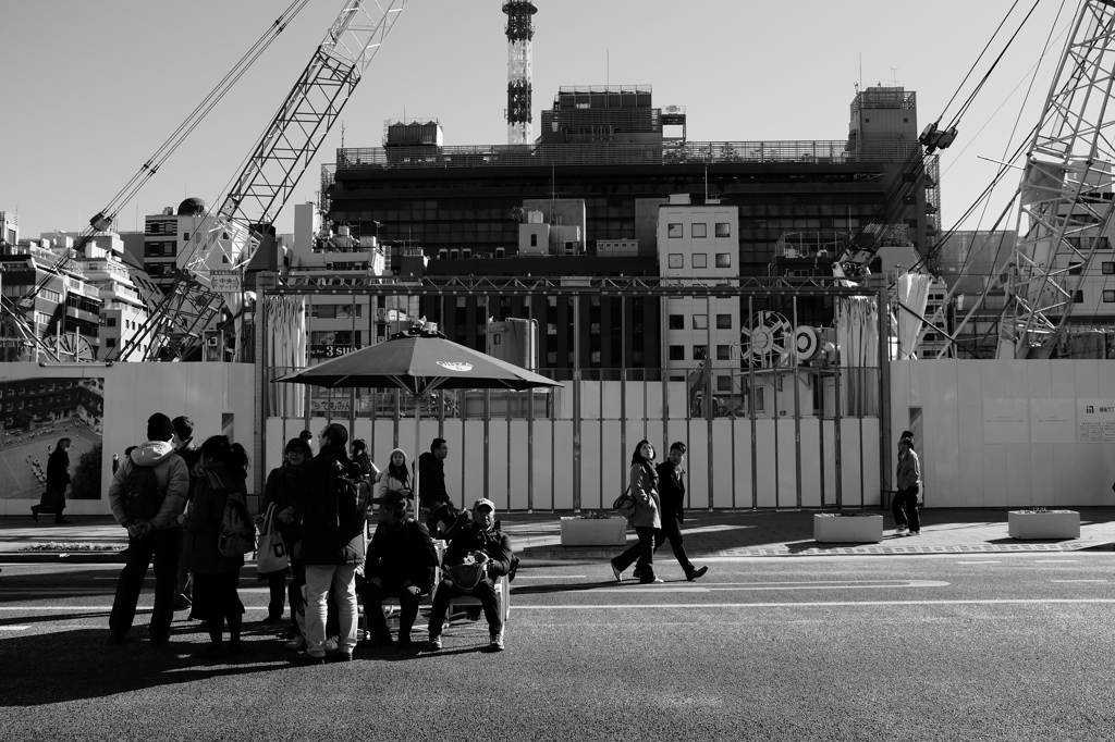 建設中