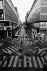 雨の日の万代スクランブル交差点