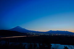 富士川ＳＡの夜明け