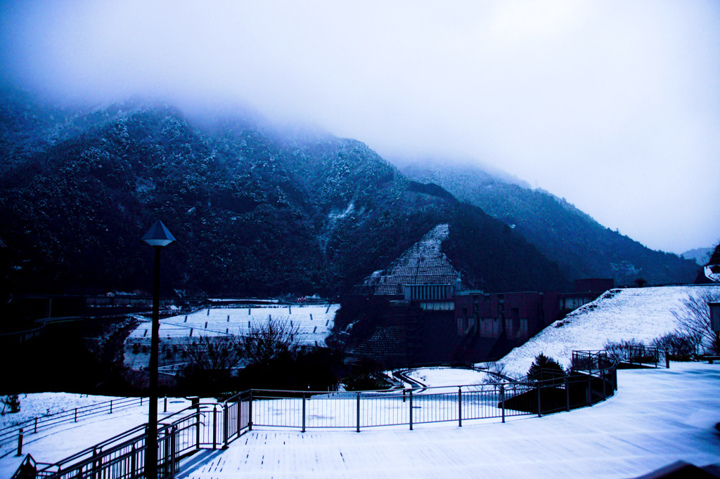雪の長島ダム