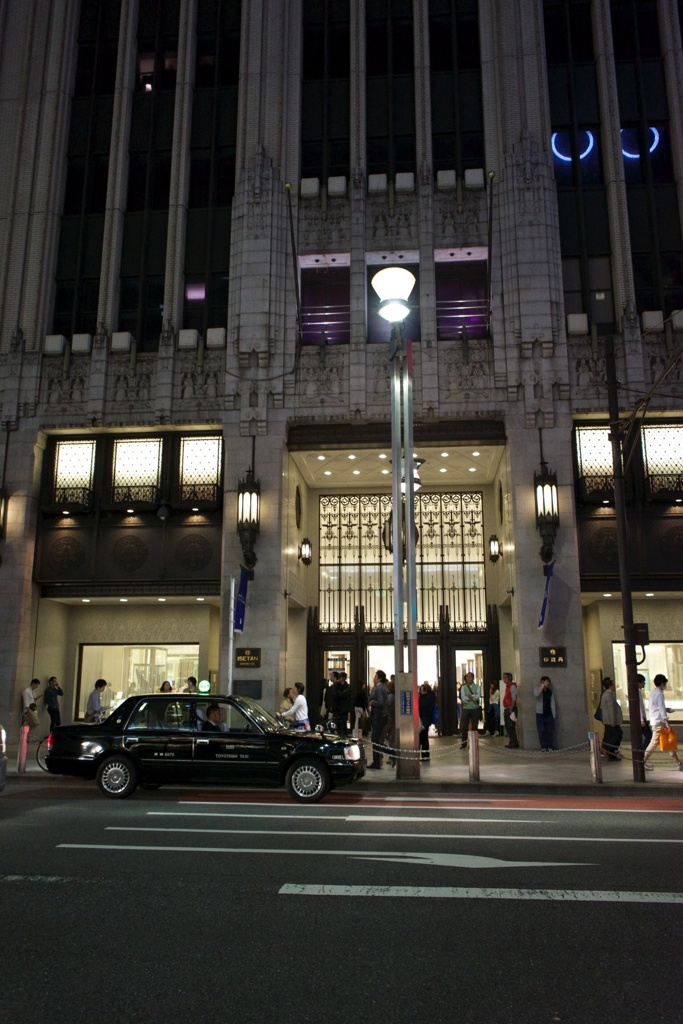 新宿伊勢丹夜景