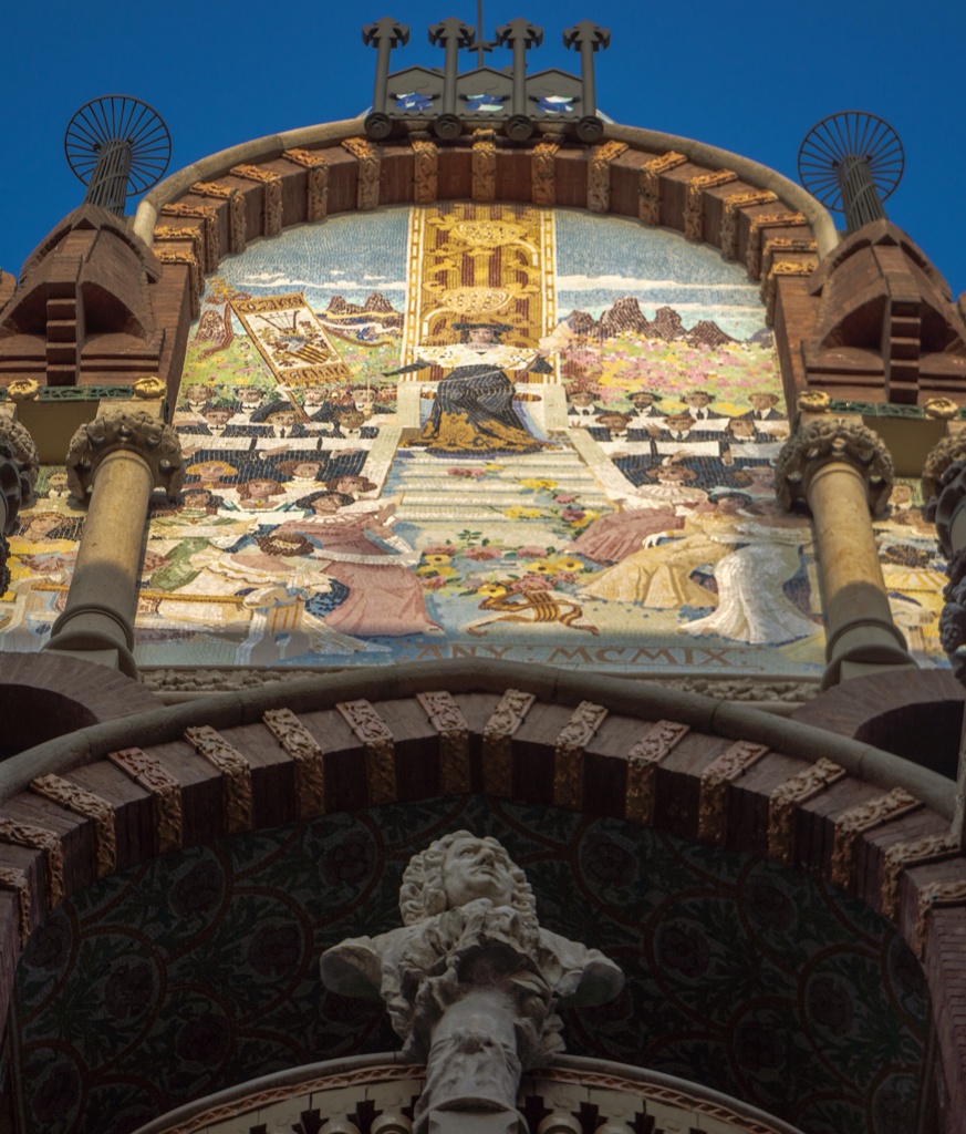 カタルーニャを見上げたら