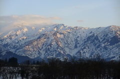 春の雪山