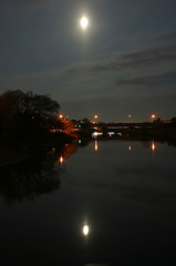 月下の橋