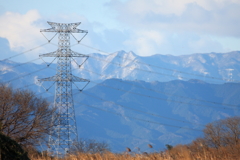 山と送電塔