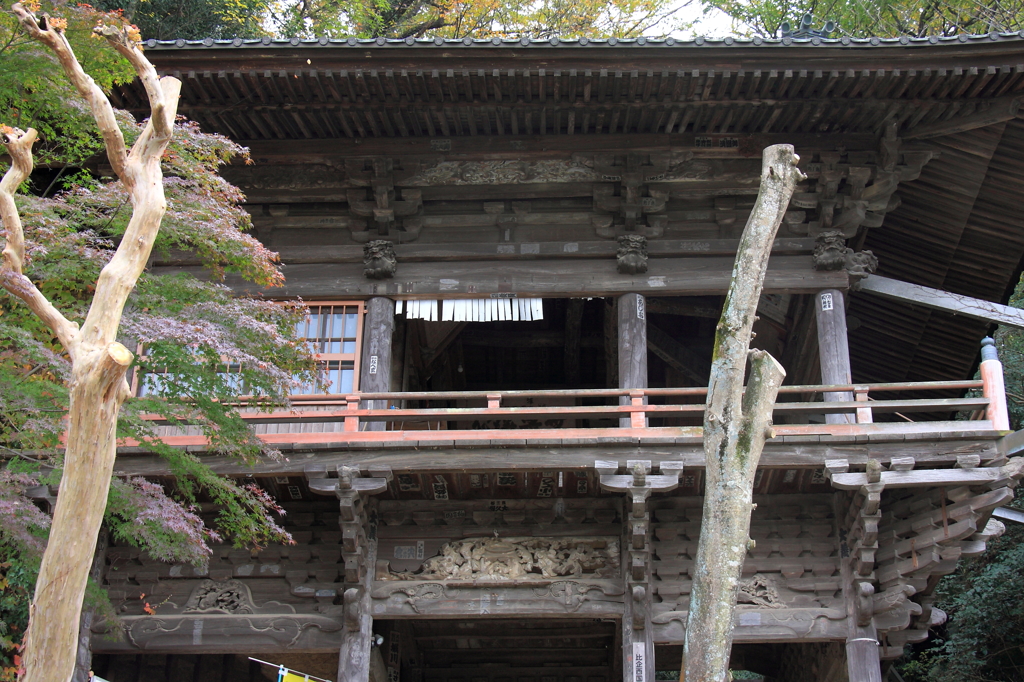 古い山門