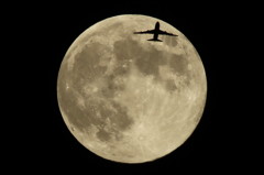 月と飛行機３