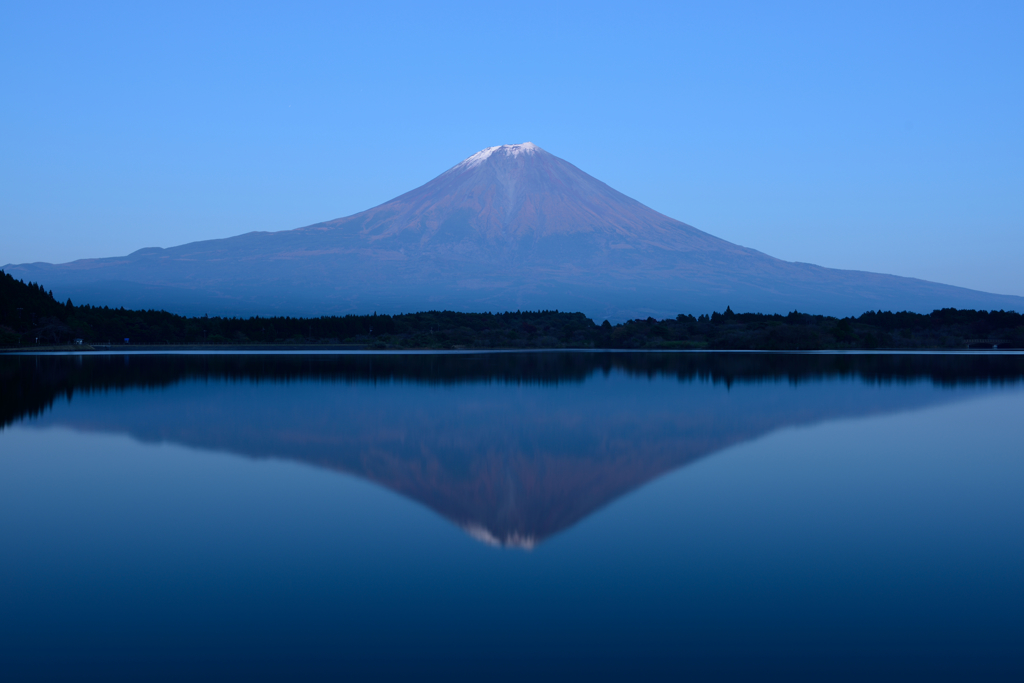 マジックアワー終盤の富士山