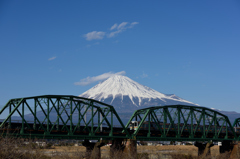 在来線と富士山