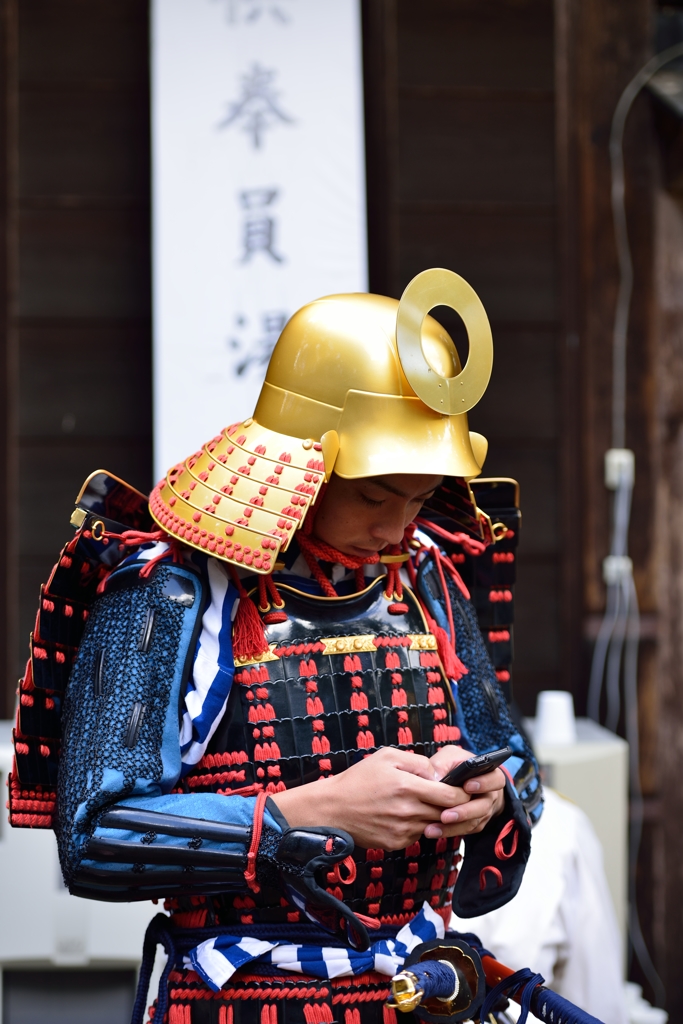 殿にご報告！