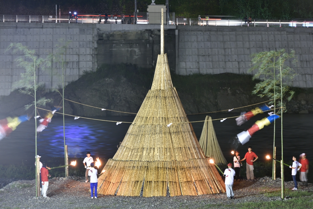 南部の火祭り【大松明１・点火前】