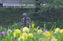 菖蒲と河童の像