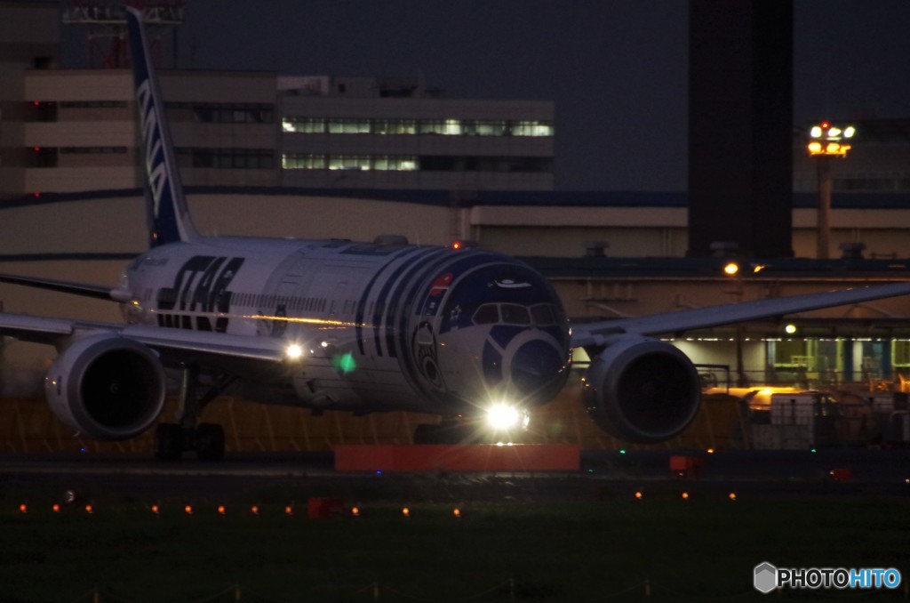 ANA　B-787　スターウォーズジェット　R2-D2