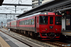 大分駅で　　特急YUFU