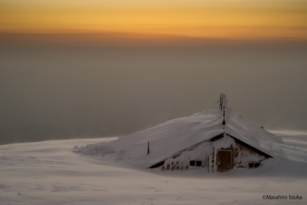 大山地吹雪夕景