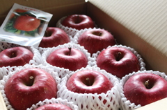 りんごが届いたよ