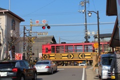 トロッコ・・踏切では