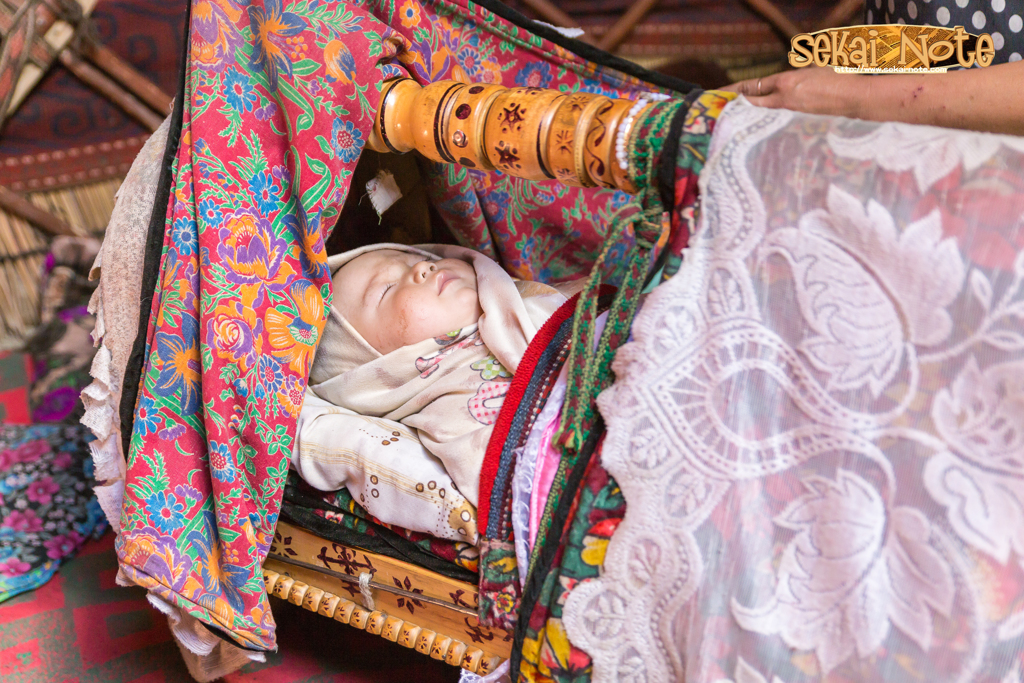 眠る赤ちゃん,タジキスタン