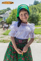 伝統的衣装を着た可愛い女の子,ルーマニア