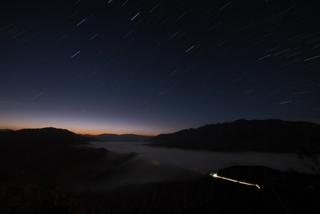 峠の夜明け