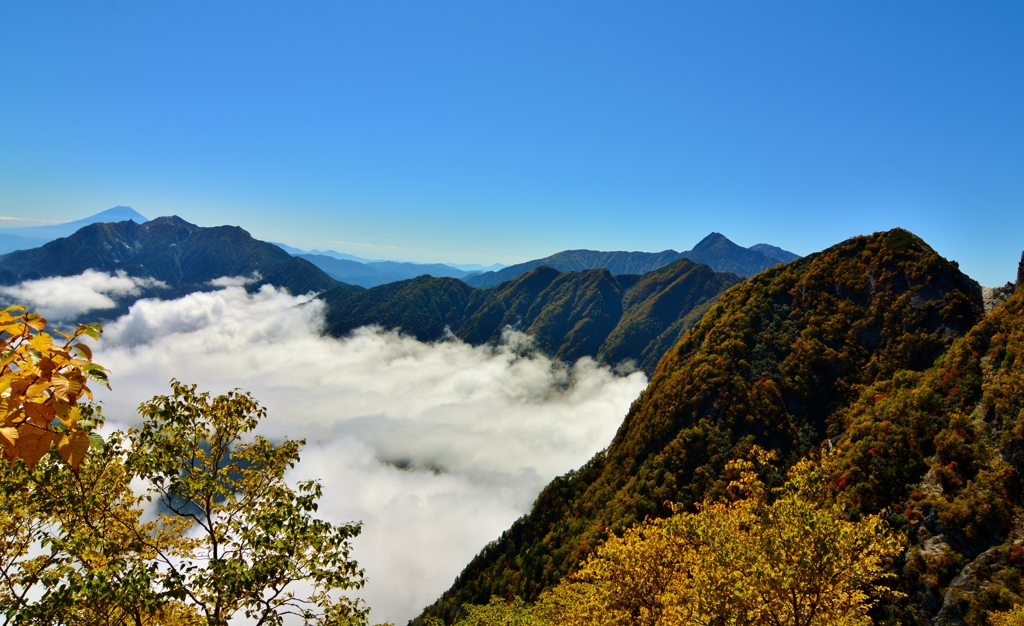 鳳凰三山・北岳と富士山