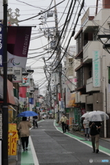 雨の商店街