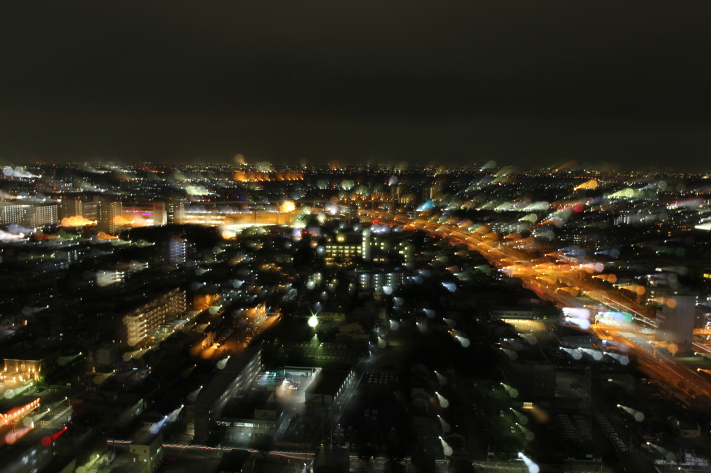夜の窓
