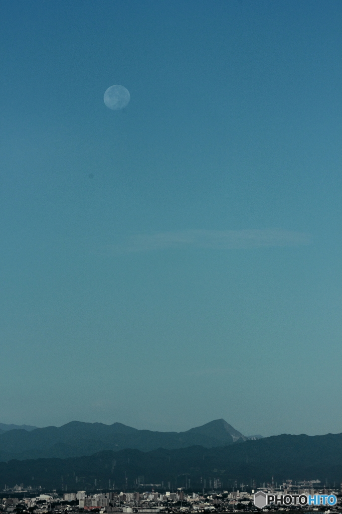 霞む月
