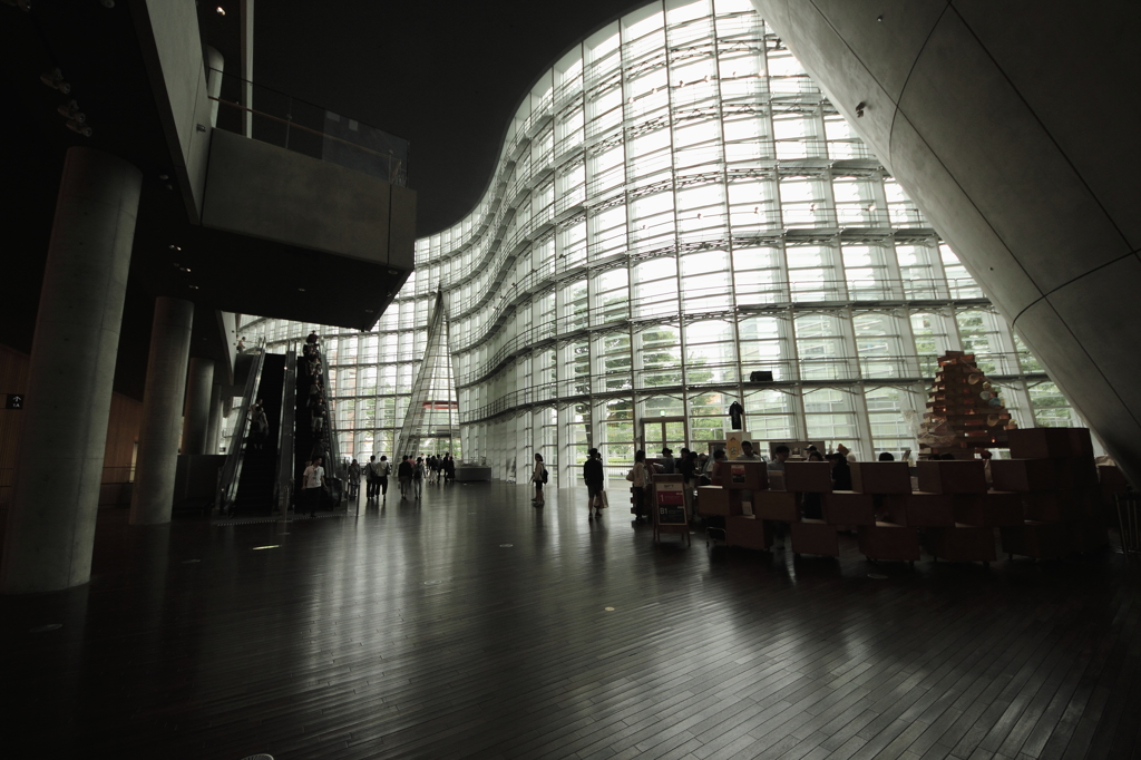 国立新美術館