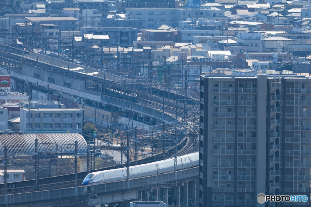 新幹線停電，運転見合わせ