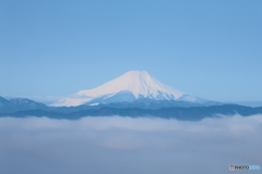 霧に浮かぶ富士