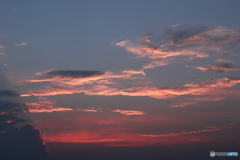 雲は湧き，光あふれて