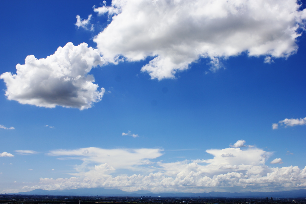 青い空，白い雲