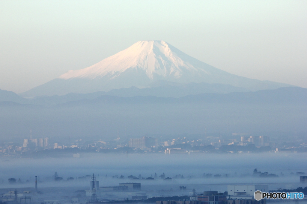 煙る朝