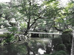 兼六園を歩く